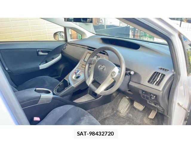 Toyota PRIUS 2012-07 7980693-4
