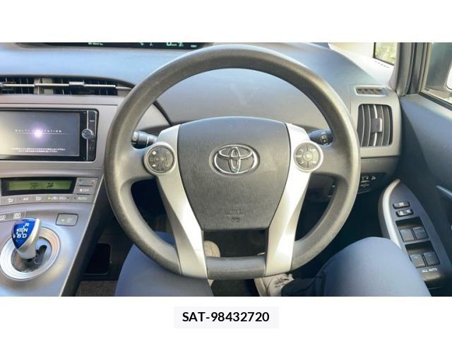 Toyota PRIUS 2012-07 7980693-6