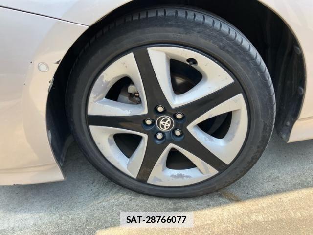 Toyota PRIUS 2016-04 7980658-10