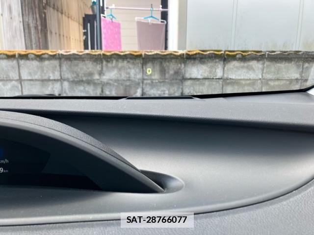 Toyota PRIUS 2016-04 7980658-21