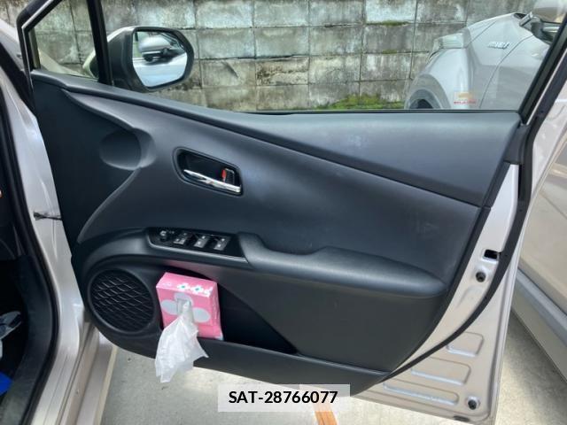 Toyota PRIUS 2016-04 7980658-23
