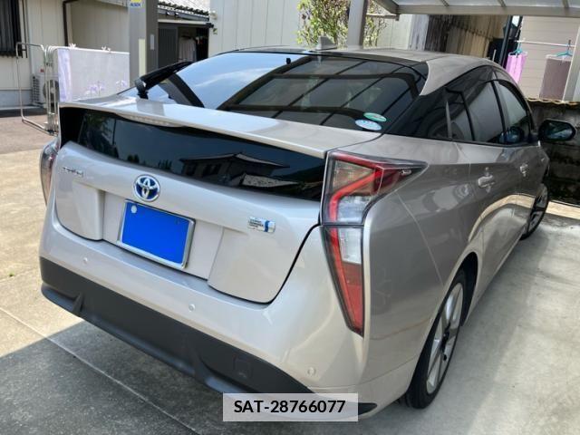 Toyota PRIUS 2016-04 7980658-3