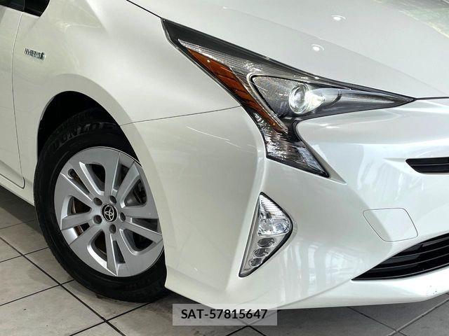 Toyota PRIUS 2017-06 7980643-12