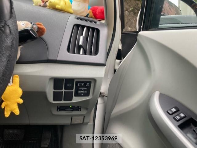 Toyota PRIUS 2009-12 7980696-16