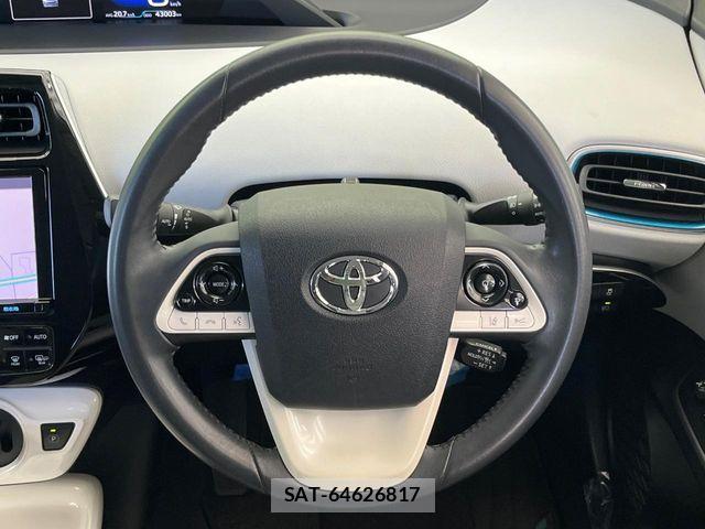 Toyota PRIUS 2017-08 7980644-11