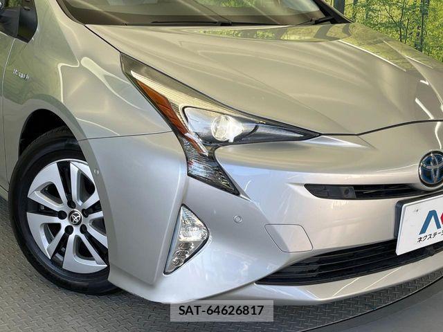 Toyota PRIUS 2017-08 7980644-12