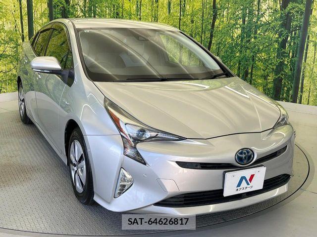 Toyota PRIUS 2017-08 7980644-16