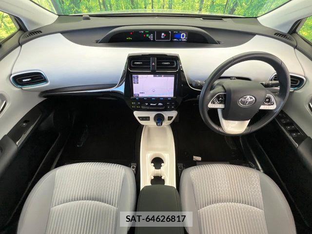 Toyota PRIUS 2017-08 7980644-2