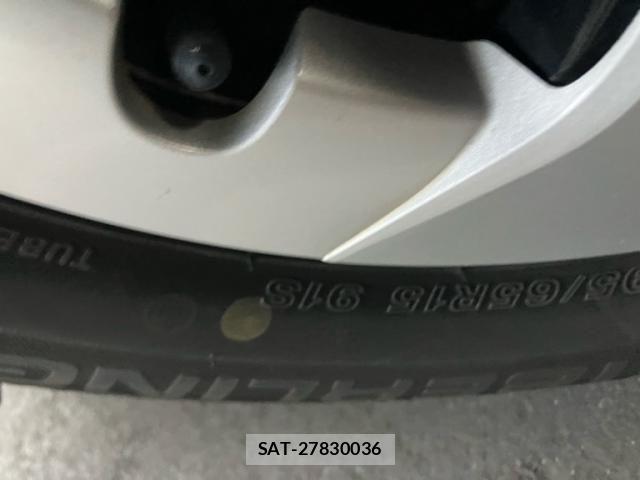 Toyota PRIUS 2013-08 7980689-10