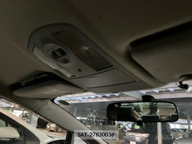 Toyota PRIUS 2013-08 7980689-20