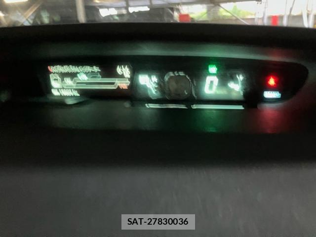Toyota PRIUS 2013-08 7980689-23