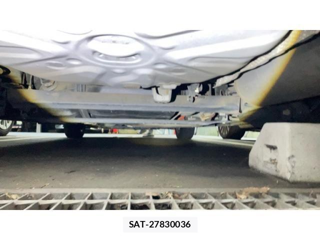 Toyota PRIUS 2013-08 7980689-26