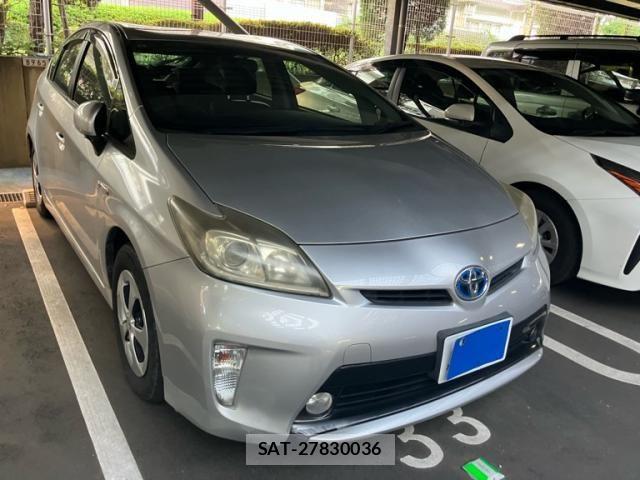 Toyota PRIUS 2013-08 7980689-2