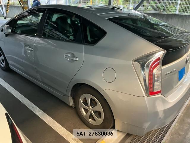 Toyota PRIUS 2013-08 7980689-5