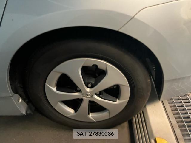 Toyota PRIUS 2013-08 7980689-8