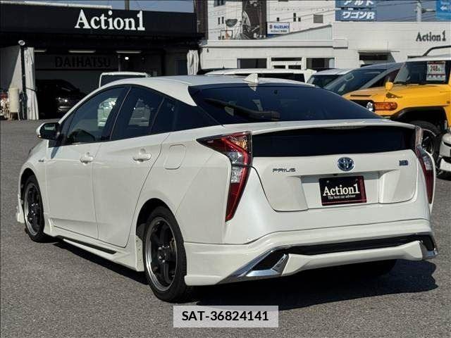 Toyota PRIUS 2016-02 7980636-3