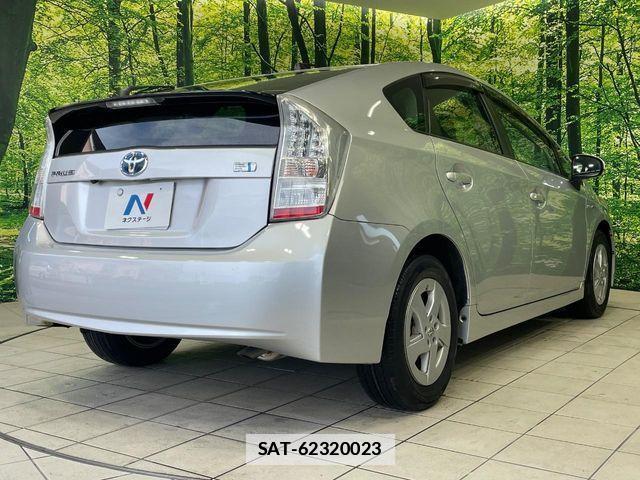 Toyota PRIUS 2011-01 7980675-16