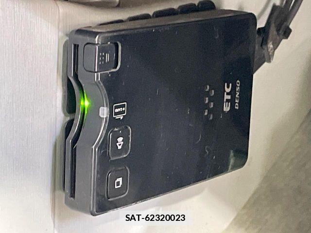 Toyota PRIUS 2011-01 7980675-4