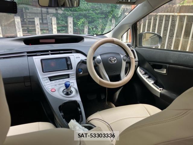 Toyota PRIUS 2013-03 7980685-12