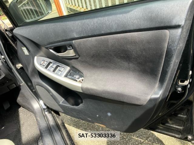 Toyota PRIUS 2013-03 7980685-13
