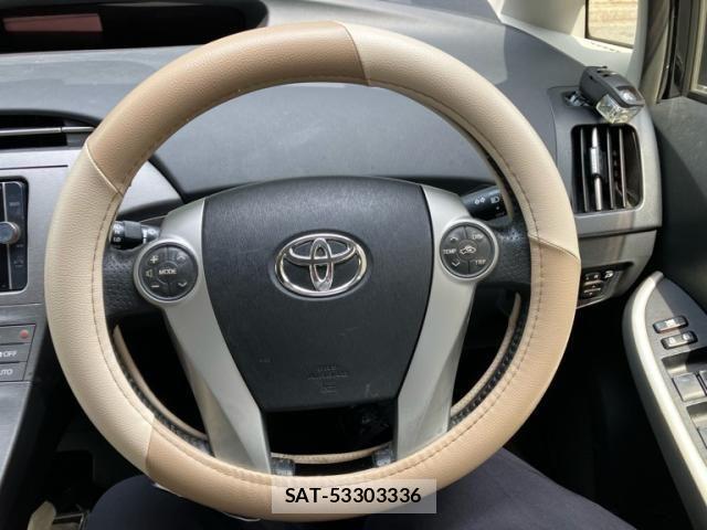 Toyota PRIUS 2013-03 7980685-16