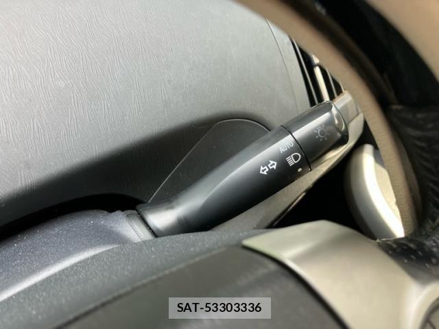 Toyota PRIUS 2013-03 7980685-17