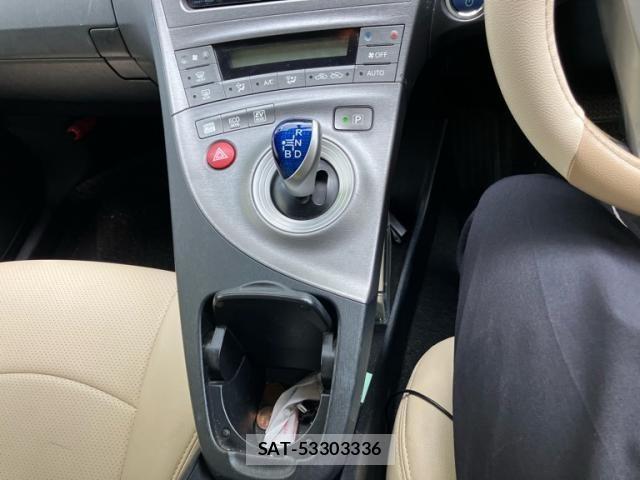 Toyota PRIUS 2013-03 7980685-19