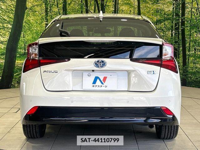 Toyota PRIUS 2020-04 7980625-14