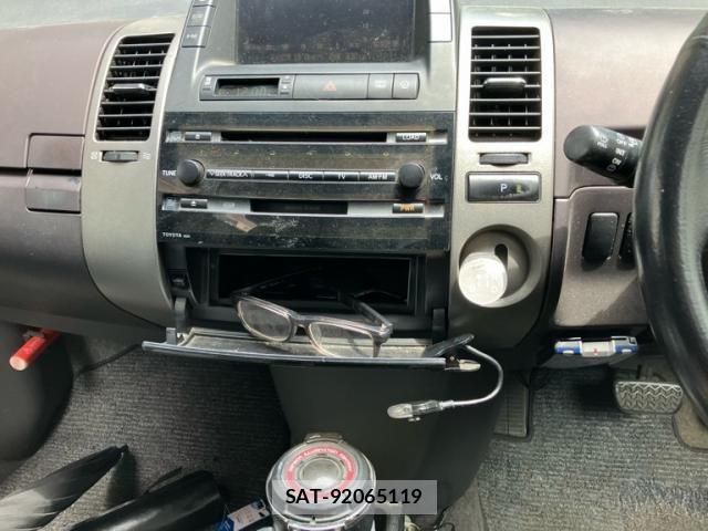 Toyota PRIUS 2004-05 7980691-17