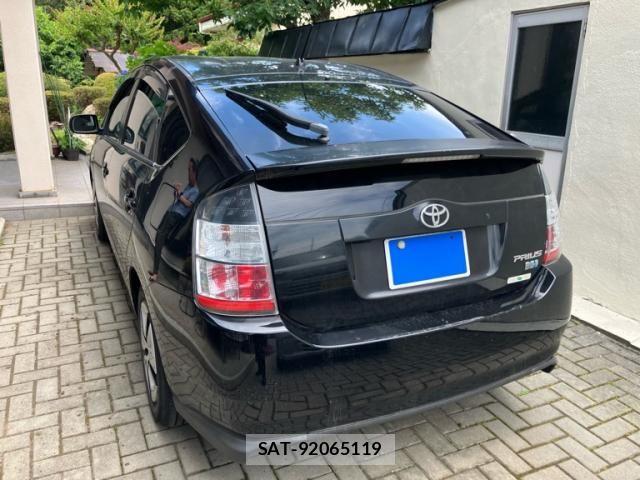Toyota PRIUS 2004-05 7980691-4