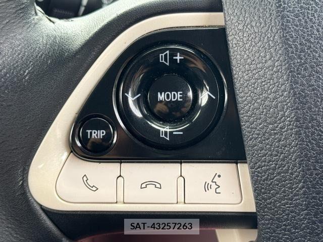 Toyota PRIUS 2016-01 7980631-14