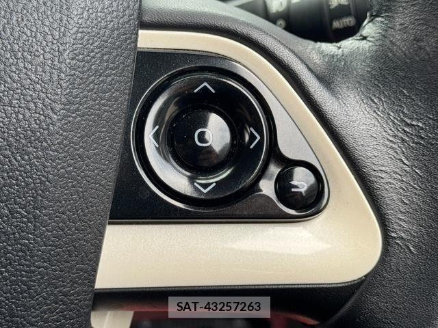 Toyota PRIUS 2016-01 7980631-15