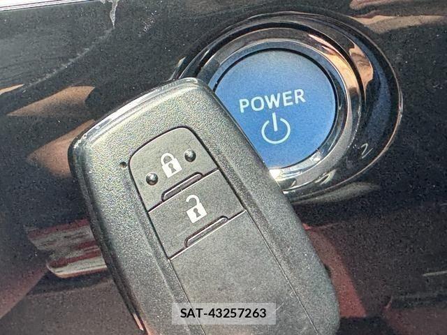 Toyota PRIUS 2016-01 7980631-16