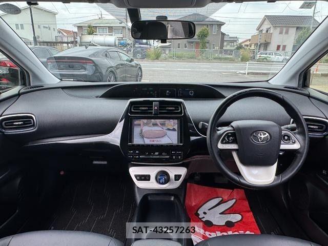 Toyota PRIUS 2016-01 7980631-1