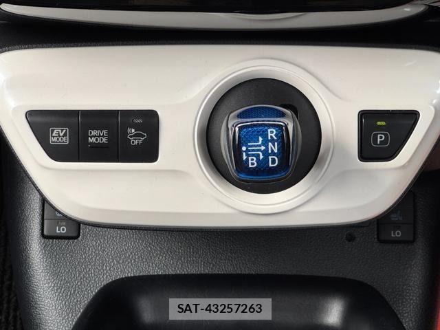 Toyota PRIUS 2016-01 7980631-19