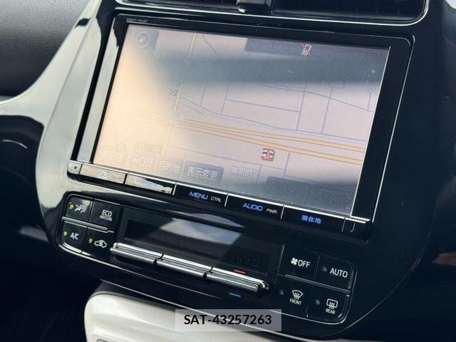 Toyota PRIUS 2016-01 7980631-21