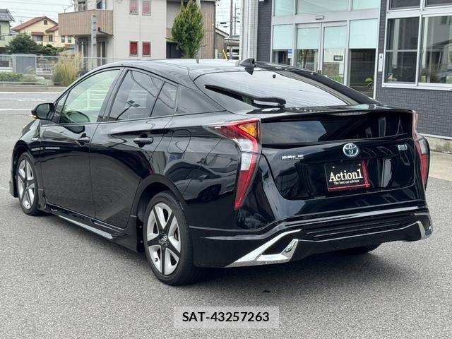 Toyota PRIUS 2016-01 7980631-3