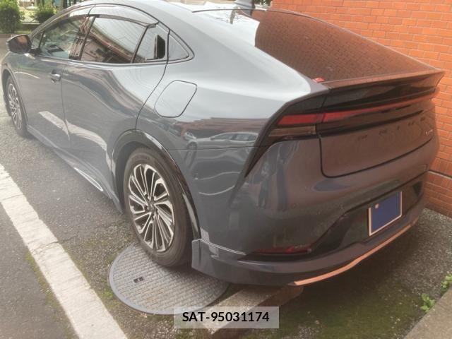 Toyota PRIUS 2024-02 7980623-2