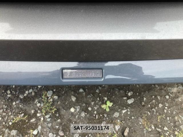 Toyota PRIUS 2024-02 7980623-4