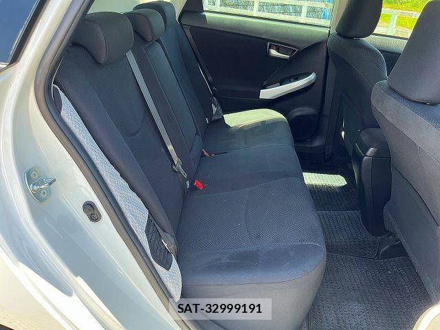 Toyota PRIUS 2015-01 7980650-9