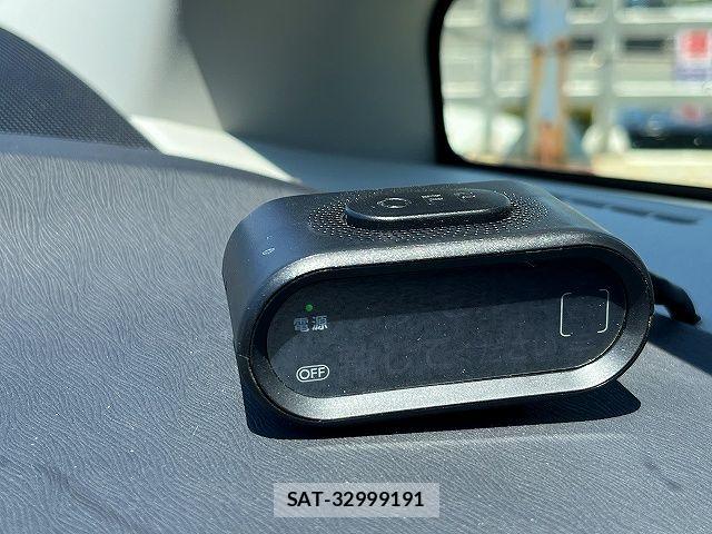 Toyota PRIUS 2015-01 7980650-21
