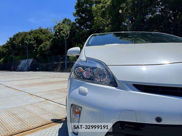Toyota PRIUS 2015-01 7980650-24