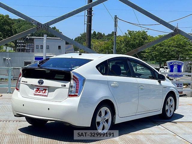 Toyota PRIUS 2015-01 7980650-2