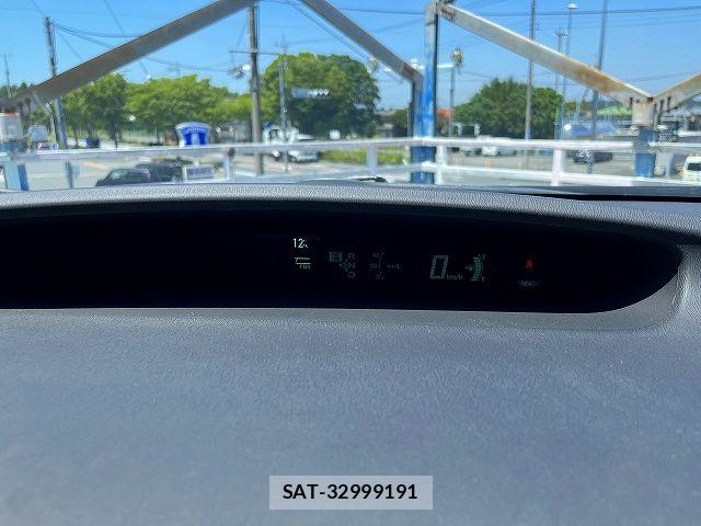 Toyota PRIUS 2015-01 7980650-7