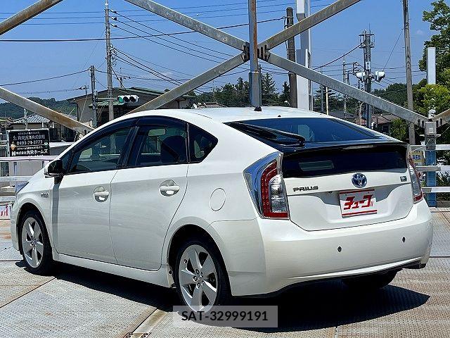 Toyota PRIUS 2015-01 7980650-8