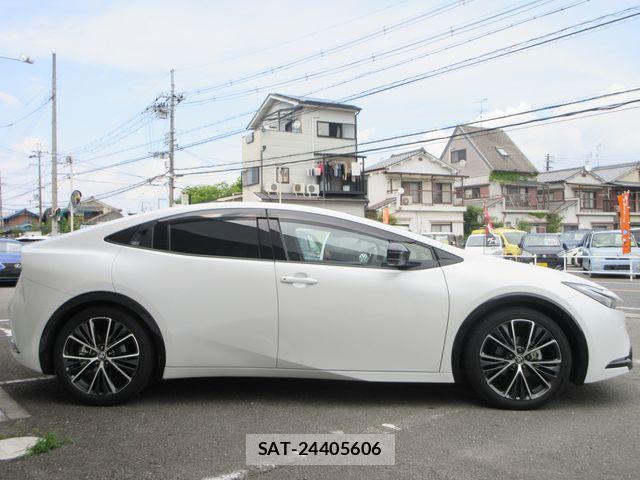 Toyota PRIUS 2023-10 7980619-9