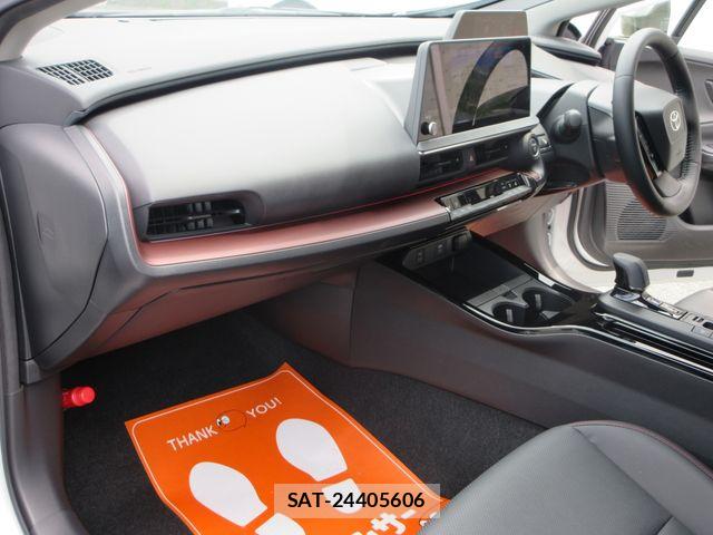 Toyota PRIUS 2023-10 7980619-13