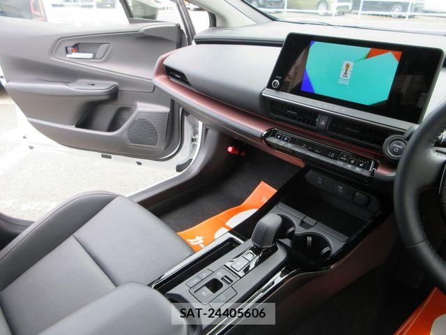 Toyota PRIUS 2023-10 7980619-1