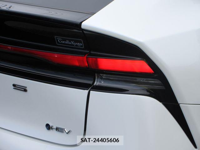 Toyota PRIUS 2023-10 7980619-24