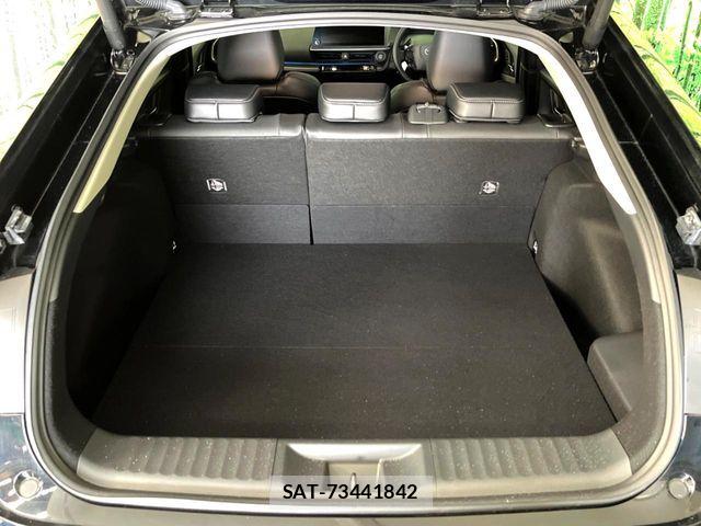 Toyota PRIUS 2023-09 7980610-14